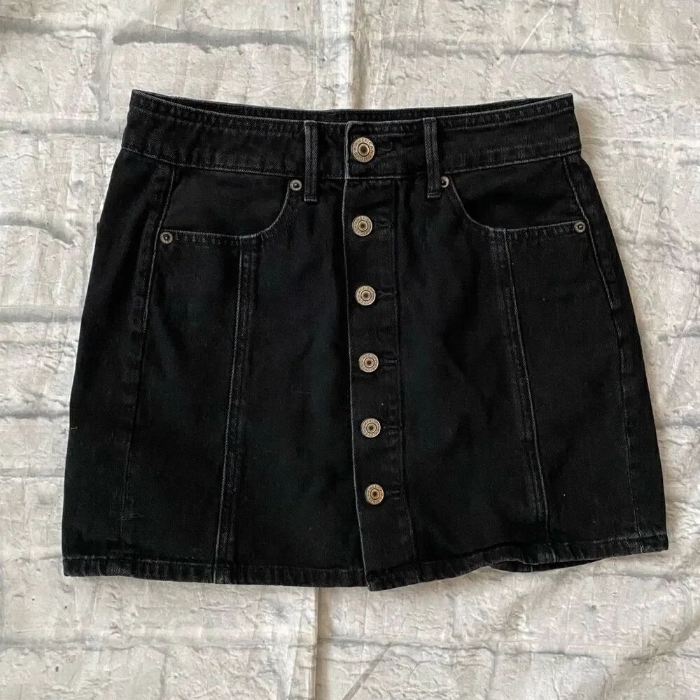 American Eagle women 0 button front black jean skirt